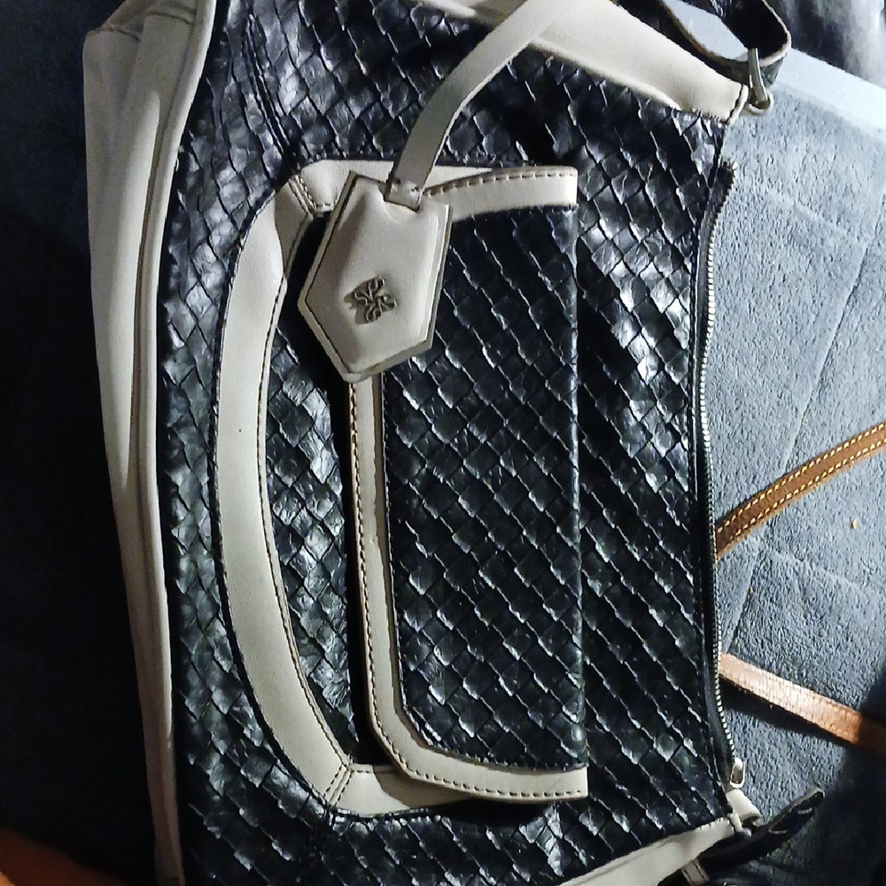 Simply Vera Vera Wang Black and Gray Shoulder Bag with Textured Design